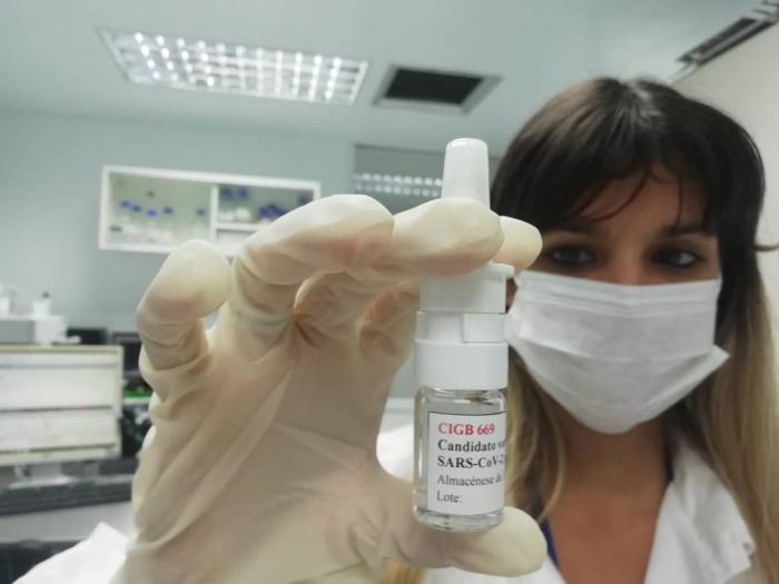 El candidato vacunal Mambisa (cigb-669) será aplicado a pacientes convalecientes de la Covid-19. FOTO TOMADA DEL TWITTER DEL DOCTOR EULOGIO PIMENTEL Prevención contra la Covid-19 – Coronavirus – nasobuco