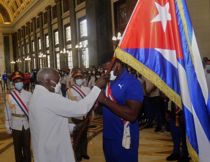 Acto de abanderamiento a la delegación que nos representará en los I Juegos Panaaamericanos Juveniles en Cali, Colombia