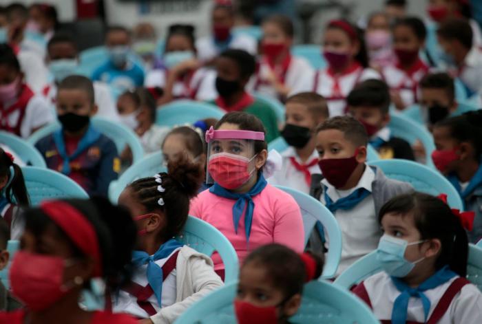 Curso escolar presencial en Cuba