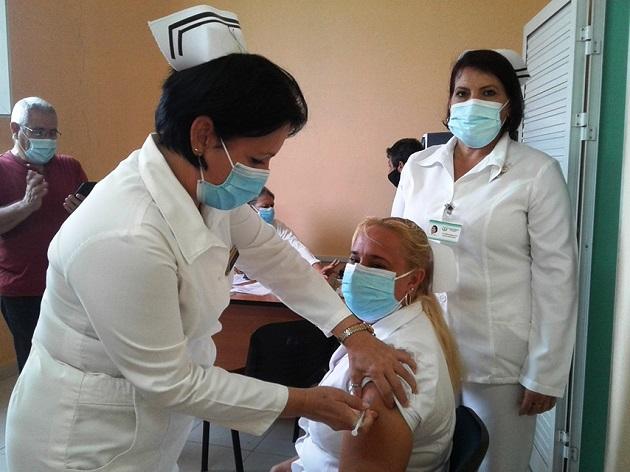 Campaña de vacunación de refuerzo con Soberana 01 en Cienfuegos