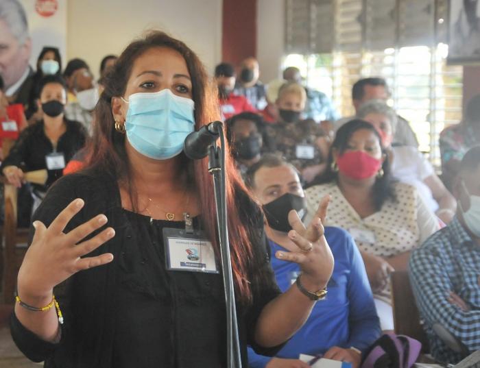  Los militantes tenemos que participar en todo para controlar y para aportar