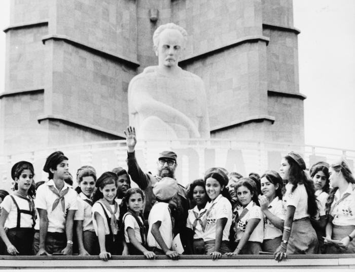 En la Plaza de la Revoluciòn José Martí.
Foto: Jorge Oller, 30 de enero de 1983.