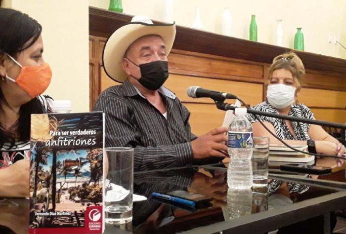 Presentación del libro «Para ser verdaderos anfitriones», del escritor Fernando Díaz Martínez