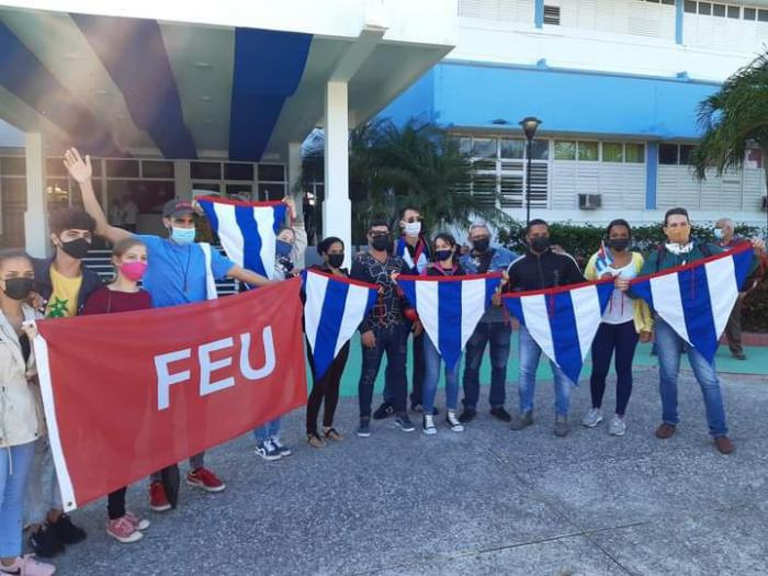 Homenaje a los 8 estudiantes de medicina en Pinar del Río