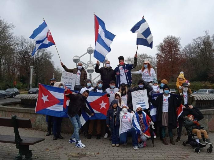 Cubanos residentes en Bélgica y amigos de Cuba.