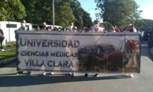 Homenaje a los 8 estudiantes de Medicina en Villa Clara