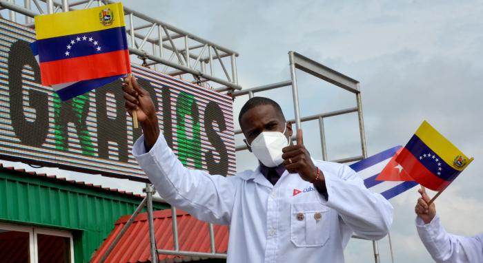 Llegada de brigada médica de Venezuela luego de la lucha contra la covid-19.