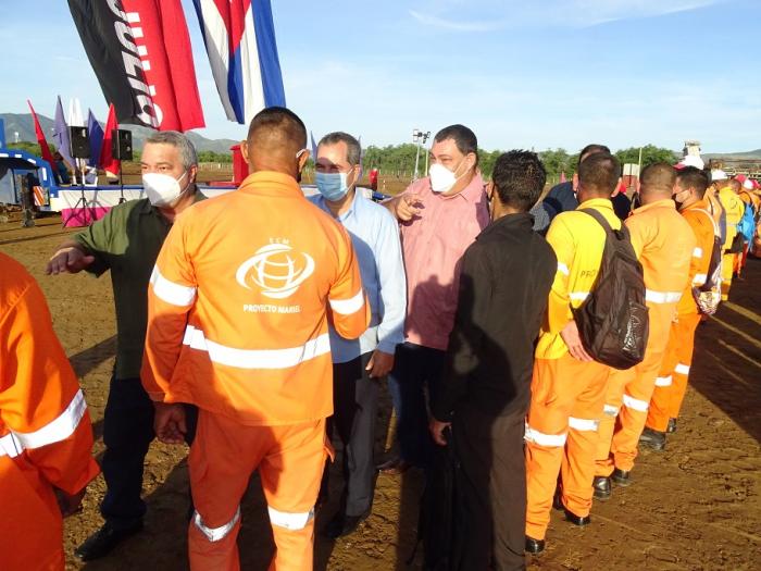 Se entregaron reconocimientos especiales a varios constructores