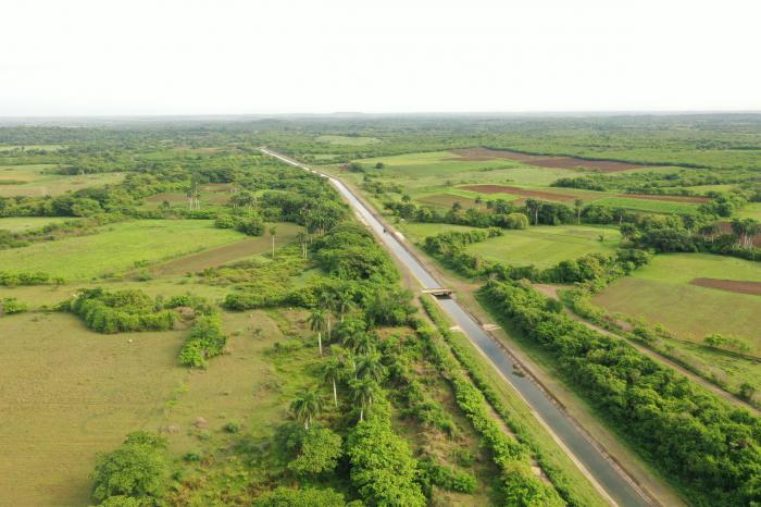 Superficies agrícolas cultivadas a ambos lados del Canal magistral Paso Bonito-Cruces