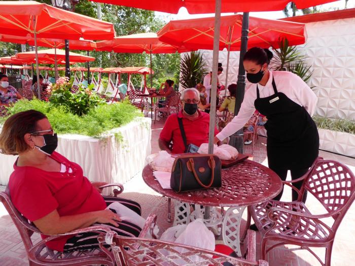 Los municipios deben convertirse en creadores de iniciativas que favorezcan la economía y también la calidad de vida de las personas.