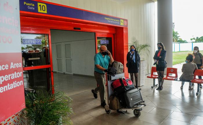 Apertura del los aeropuertos al turismo internacional, vuelo de American procedente de los EUA, Aeropuerto Internacional José Martí