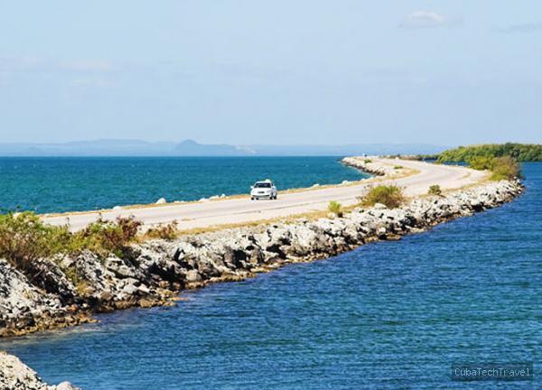 Pedraplen a Cayo Coco