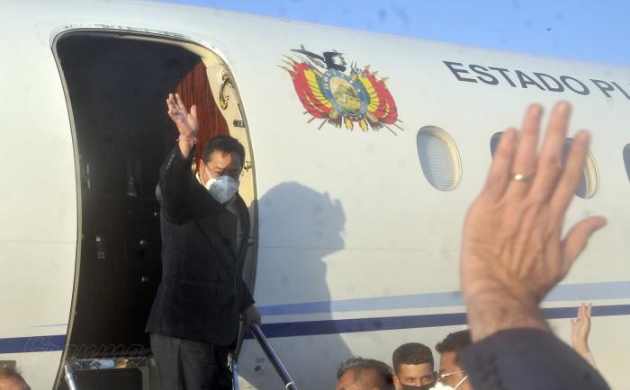 Despedidad a Luis Arce presidente de Bolivia por Geraldo Peñaver viceministro de relaciones exteriores.