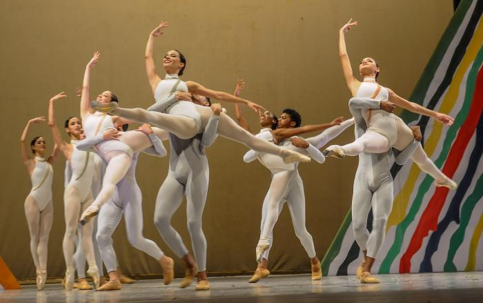 Gala homenaje del Ballet Nacional de Cuba en saludo al 45 Aniversario del Poder Popular, en la Sala Cobarrubias del Teatro Nacional de Cuba