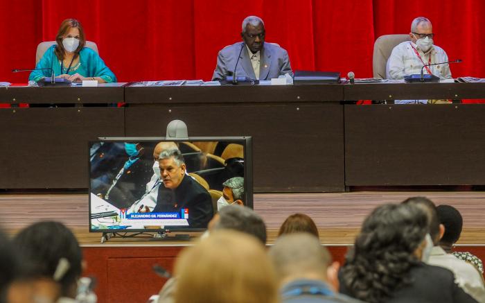 asamblea Nacional del poder popular, Octavo Periodo ordinario de sesiones IX Legislatura, presidido por el Presidente de la República de Cuba, Miguel Díaz Canel Bermúdez y el Presidente de la ANPP Esteban Lazo Hernández, informe del Ministerio de comercio exterior y la inversión extranjera