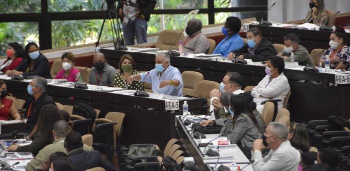 8vo Perìodo Ordinario de Sesiones de la IX Legislatura, con la presencia de Miguel Díaz-Canel Bermúdez, Primer Secretario del Partido y Presidente de la República de Cuba; Esteban Lazo Hernández, Presidente de la ANPP y del Consejo de Estado. Plenario. Comercio Interior