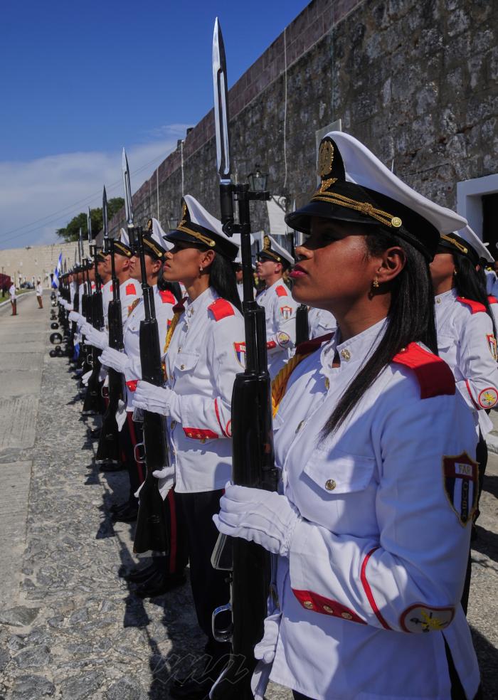 Lanzamiento de salva en honor al 167 aniversario del natalicio de José Martí