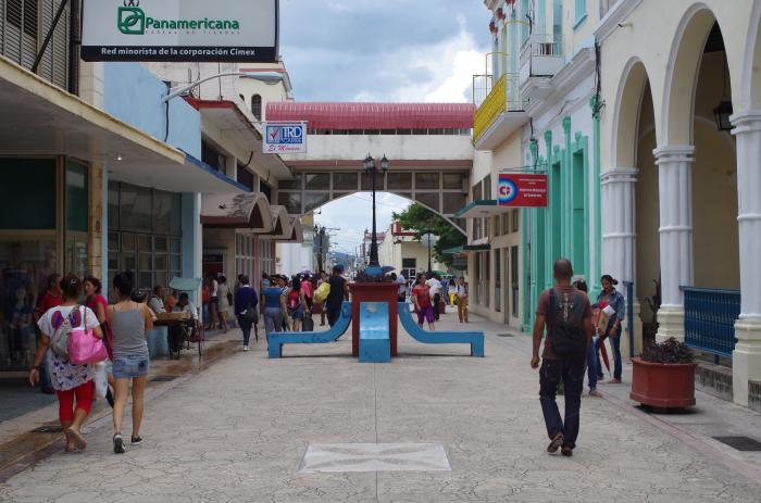 Ciudad de Holguín en fotografía tomada por Dave Odgers.