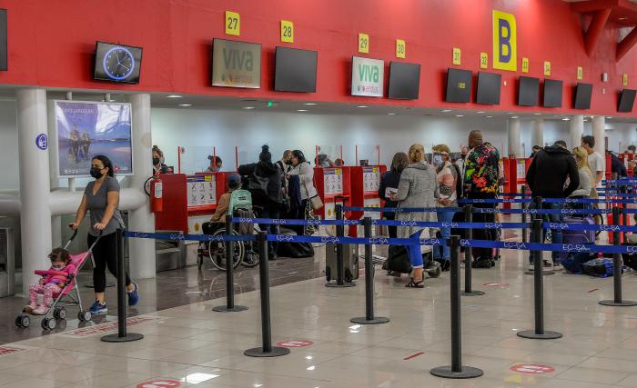 Apertura del los aeropuertos al turismo internacional, vuelo de American procedente de los EUA, Aeropuerto Internacional José Martí