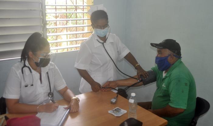 Consultorio del Medico de la Familia No 8 reparado por el Ministerio de la Agricultura.