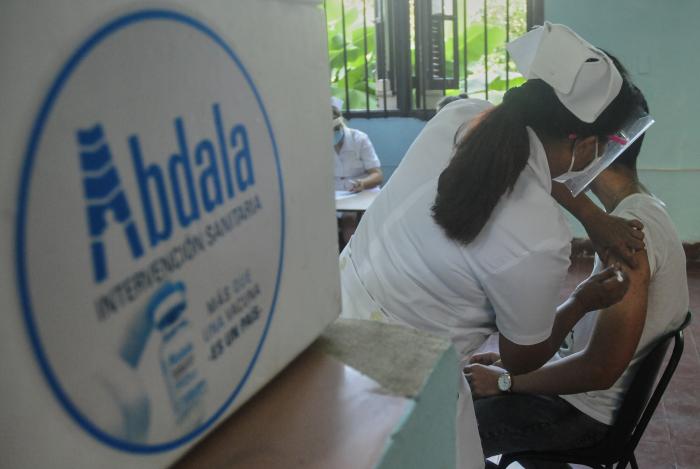 Inicio del proceso de vacunación a jovenes con Abdala