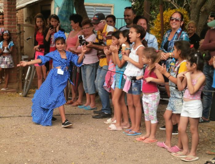 El Festival de la Amistad, en el que las niñas y niños tienen protagonismo, genera entre vecinos una favorable competencia de iniciativas. FOTO: ORLYS PACHECO