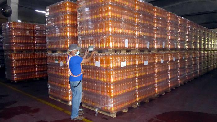 Los Portales aporta más del 90 % de la producción nacional de refrescos en latas y en pomos de plástico. 
foto del autor