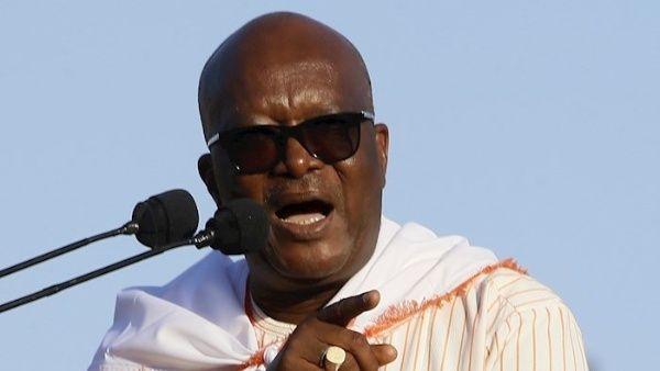 Televisoras locales dieron a conocer la carta de renuncia de Roch Kaboré tras el golpe militar ocurrido el pasado domingo