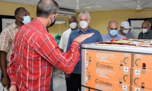 Presidente de Cuba recorre Ceballos, en Ciego de Ávila