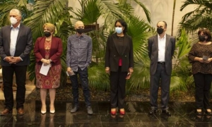 Asiste Presidente de Cuba a exposición “Al amparo del Dador