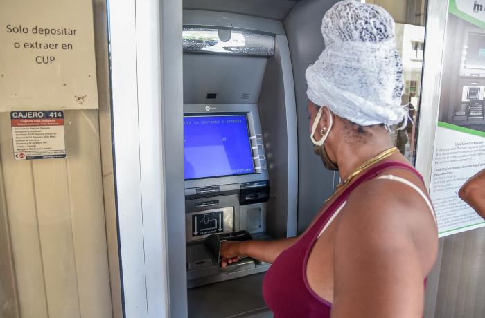 Cajero Automatico en Ayestaran y 19 de mayo