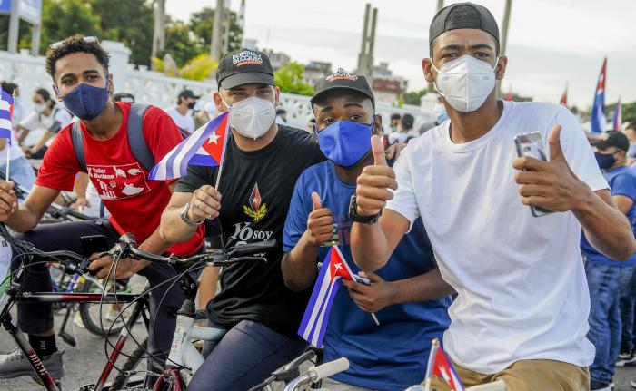 Carabana de reafirmación revolucionaria convocada por la UJC Nacional, por la Avenida del Malecón desde la Chorrera hasta el Parque 13 de Marzo