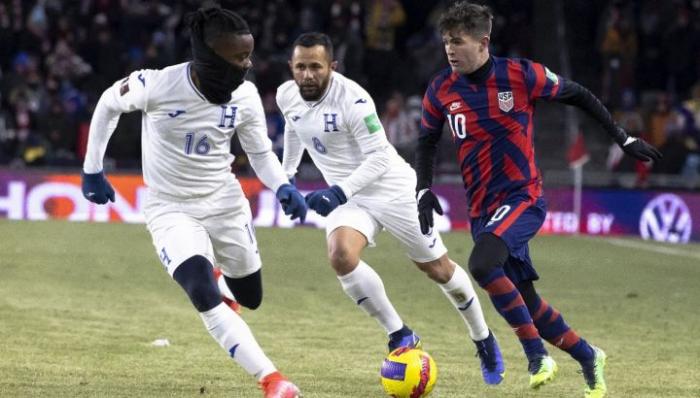 Estados Unidos goleó a Honduras en un partido jugado bajo cero.