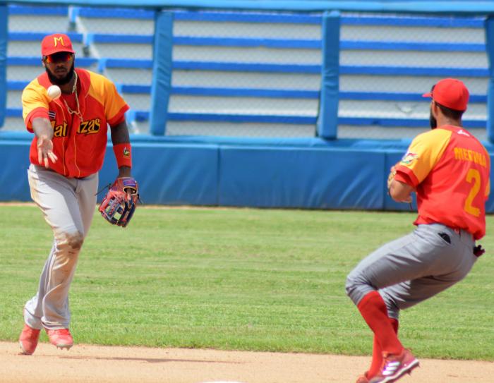 Béisbol Serie 59 IND vs MTZ Barbaro Arruebarrena SS