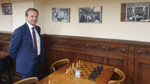 Arkady Dvorkovich, presidente de la FIDE. 
