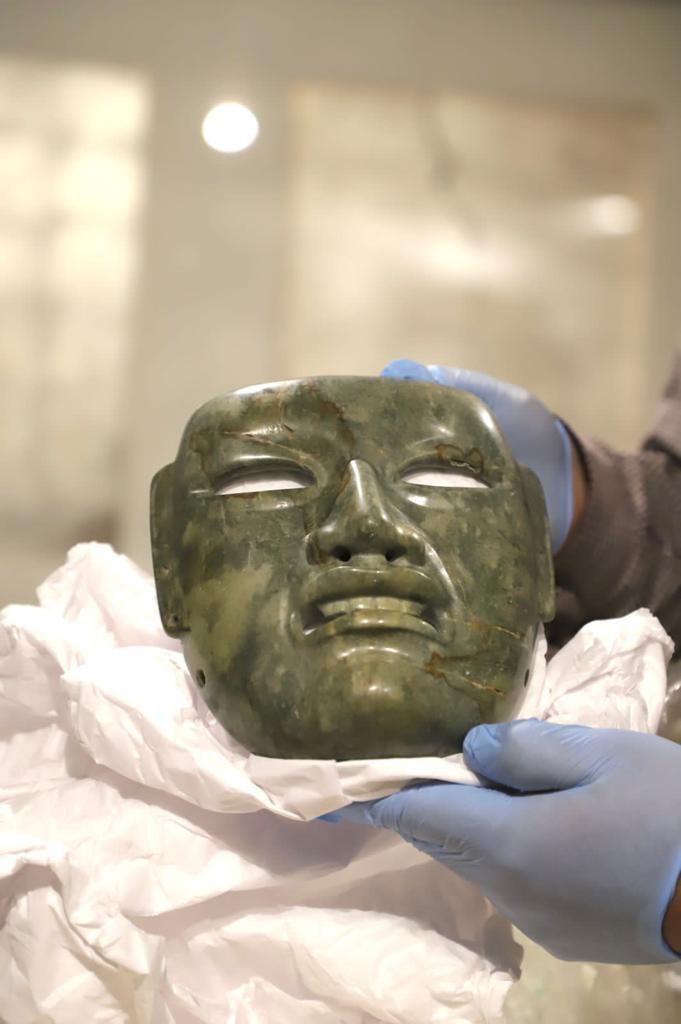 Pieza arqueológica restituida a México. Foto: Twitter @m_ebrard