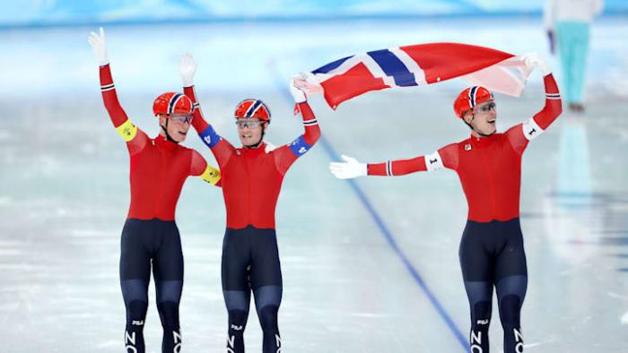 Noruega se impuso en la prueba de persecución por equipos en el patinaje de velocidad. 