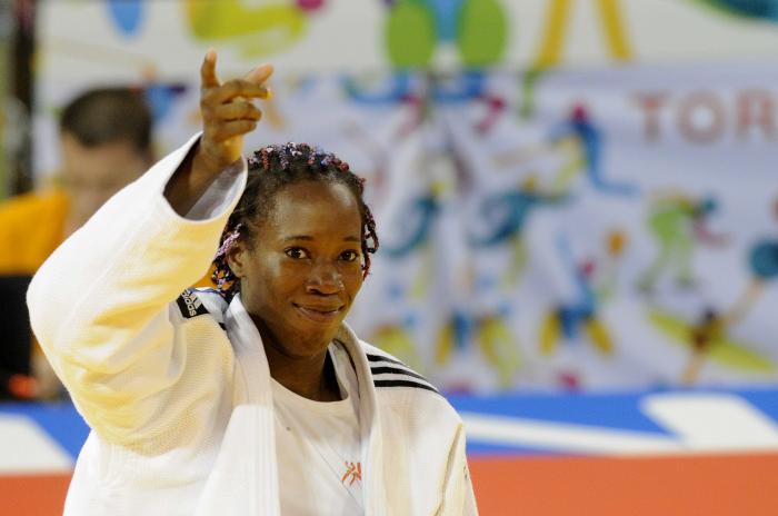 Maylin del Toro de Cuba  (kimono blanco) ganadora de la medalla de bronce , frente a Hannah  Martin de Estados Unidos, en la categoría de los 63 Kg del judo femenino de los XVII Juegos Panamericanos,  