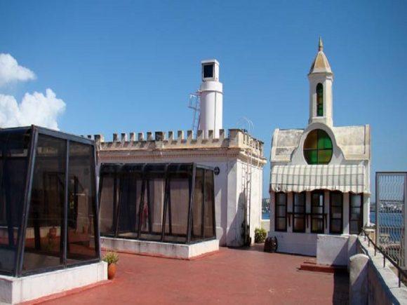 Cámara oscura, ubicada en el edificio Gómez Vila en la intersección de las calles Mercaderes y Teniente Rey en la Plaza Vieja