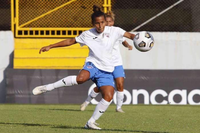 SAN PEDRO SULA, HONDURAS . FEBRUARY 19th:  Yeranis Lee of Cuba Shooting during the match beetween British Virgin Islands vs cuba as part of the 2022 Concacaf Women Qualifiers 