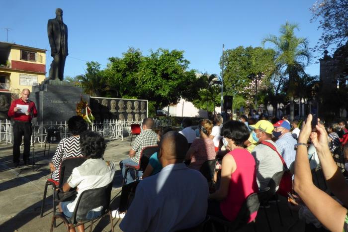 En el acto de homenaje al prócer que por mérito propio llegó a ser vicepresidente de la República en Armas y Mayor General del Ejército Libertador estuvieron presentes funcionarios del Partido en Granma, directivos de Cultura y Patrimonio