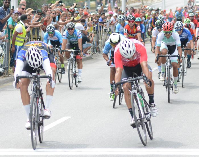 Ciclismo Vuelta a Cuba 2019 llega a si fin con la etapa No 10 que termino en la capital Con Héctor Marcos como ganador, de dicha etapa y confirmo al nuevo ganador de la vuelta el cienfueguero Frank Sosa