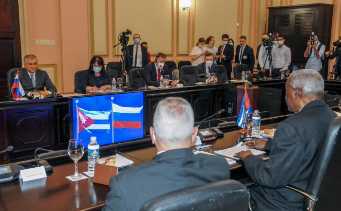 El Presidente de la Asamblea Nacional de Cuba, Esteban Lazo Hernández, recibe en la sede de la ANPP donde sostienen conversaciones oficiales, al  Presidente de la Duma Estatal Rusa, Viacheslav Volodin