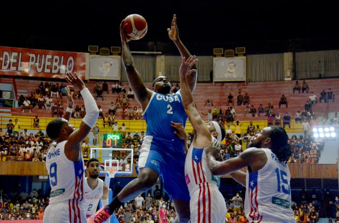 Baloncesto Cub- PR Yoanki Mensia