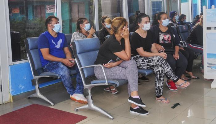 Devolución de emigrantes cubanos desde Mexico, desarrollado en el aeropuerto José Martí, terminal # 5, Wajay, Boyeros