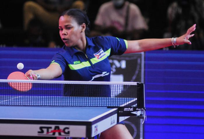 Idalis Lovet de Cuba en el Campeonato internacional de Tenis de Mesa 