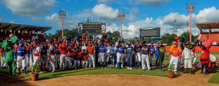 juego de las Estrellas de beisbol 2020, en el estadio Guillermón Moncada de la provincia Santiago de Cuba,