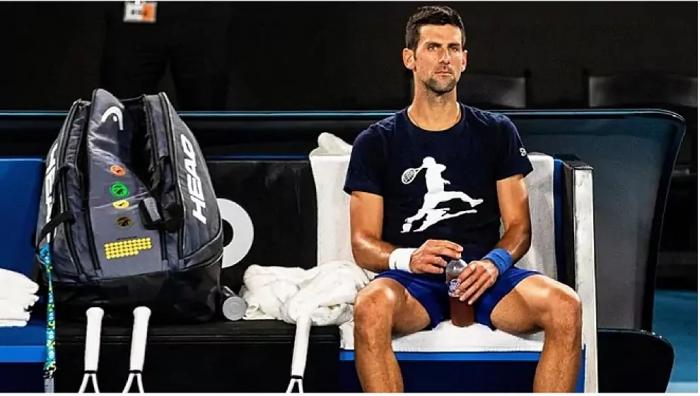 Novak Djokovic se vió implicado en un proceso legal por irregularidades en su documentación sanitaria contra la COVID-19.