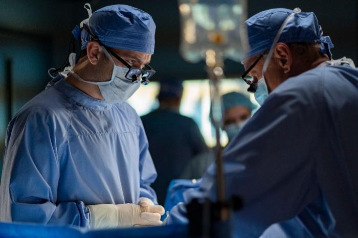 Fotograma de Dr. Death (EE.UU., 2021)