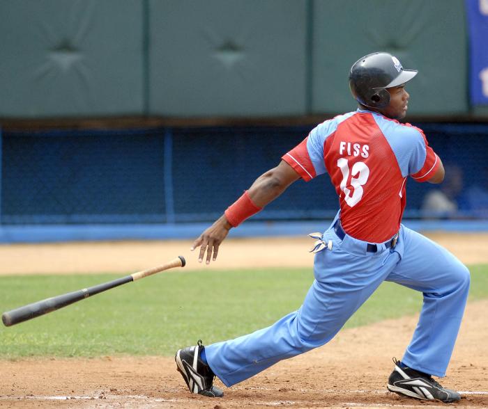49 Serie Nacional de Beisbol- Industriales vs. Ciego de Avila- Yoelvis Fiss (13) (foto personal)
Foto. Ricardo López Hevia 25/11/2009

